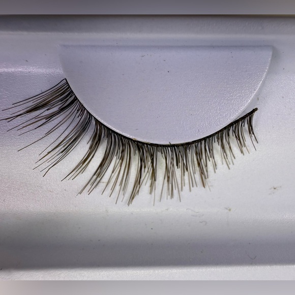 Vintage MOD Lashes Real Hair False Eyelashes – Shade 28 Brown, Hand Trimmed - Picture 4 of 6